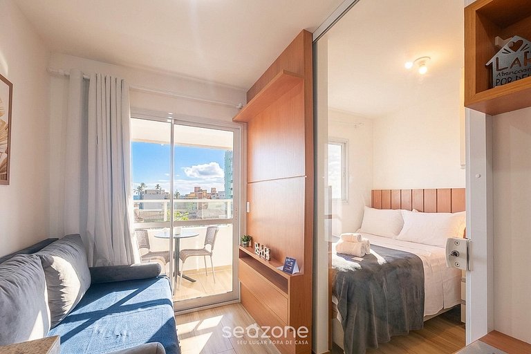 Apto en Cond. con Piscina y Vista al Mar SMA0206