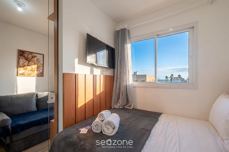 Apto en Cond. con Piscina y Vista al Mar SMA0206