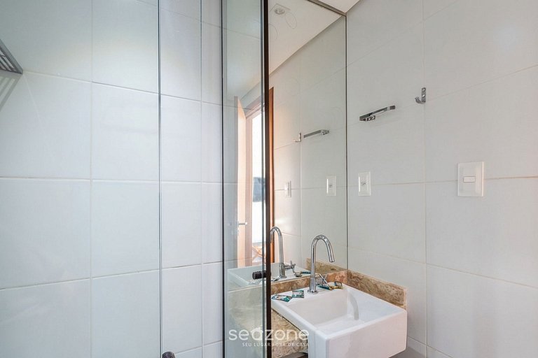 Conforto em Cond. c/ Piscina na Barra BPM0102