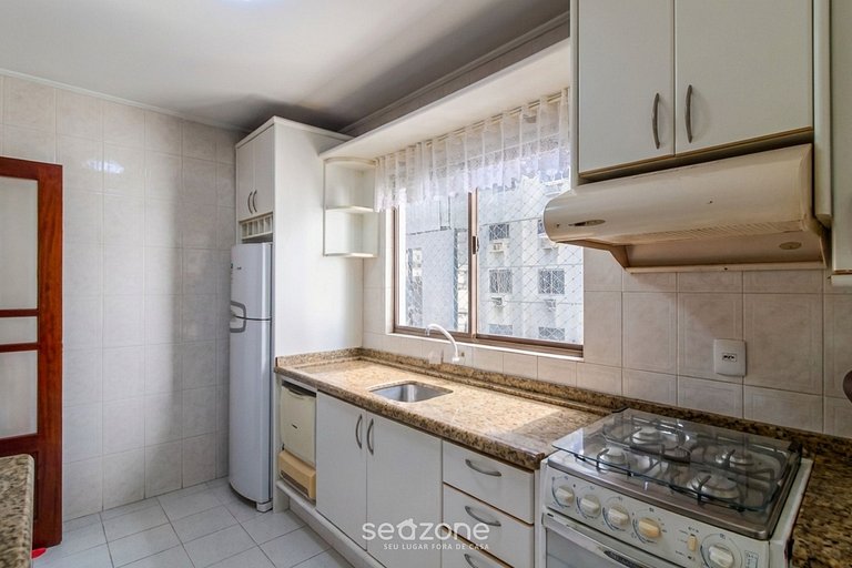 Apto em cond. c/ vista p/ Mar na Barra Sul MDA0501