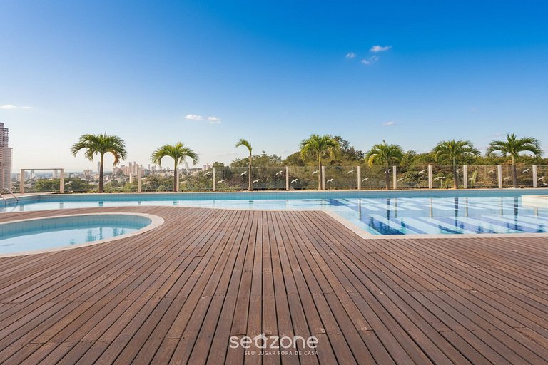 Condomínio c/ Piscina em localização privilegiada em Jardim