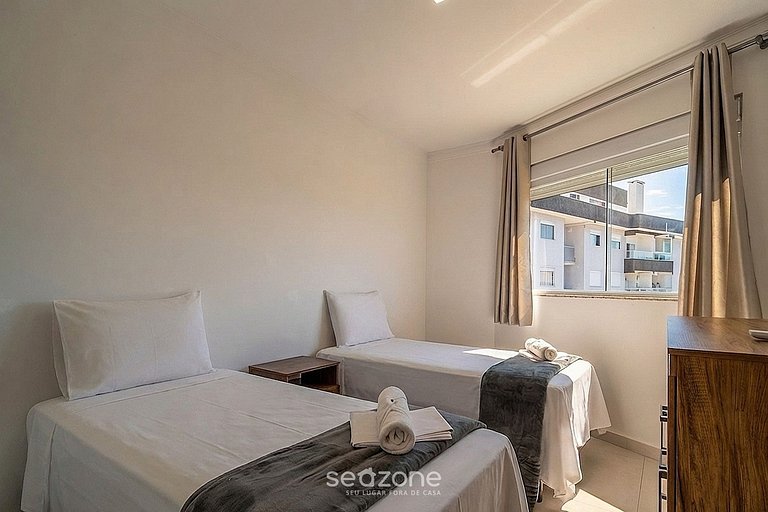 Apto em Cond. c/ Piscina a 500m da praia ALV0203