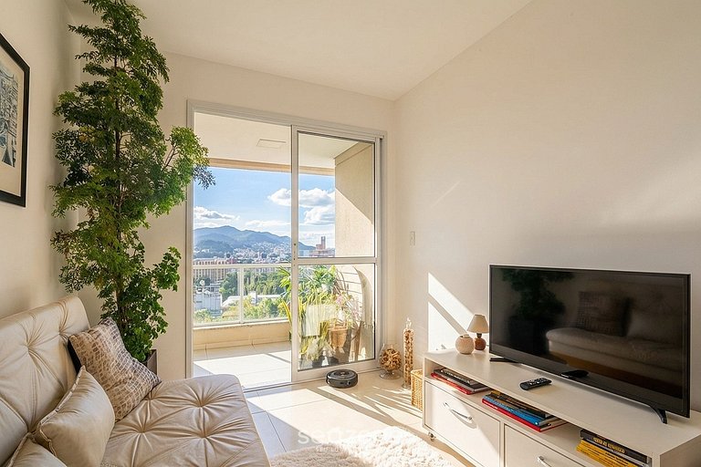 Apto c/ churrasq. privativa no Itacorubi GER0504