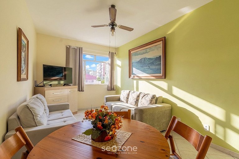 Apto em cond. c/ AC no Centro de Cabo Frio SOG0104