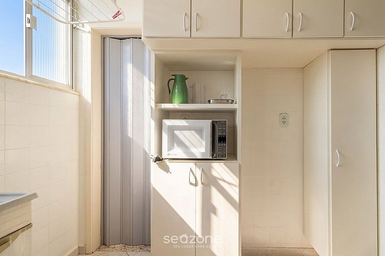 Apto em cond. c/ AC no Centro de Cabo Frio SOG0104