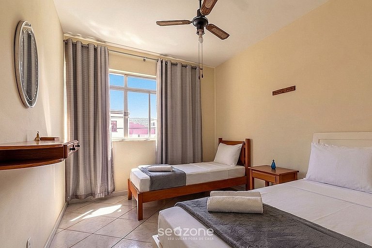 Apto em cond. c/ AC no Centro de Cabo Frio SOG0104