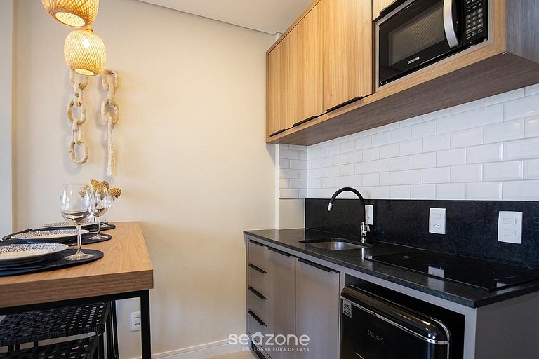 Studio em Cond. c/ Piscina no Centro RSO0023