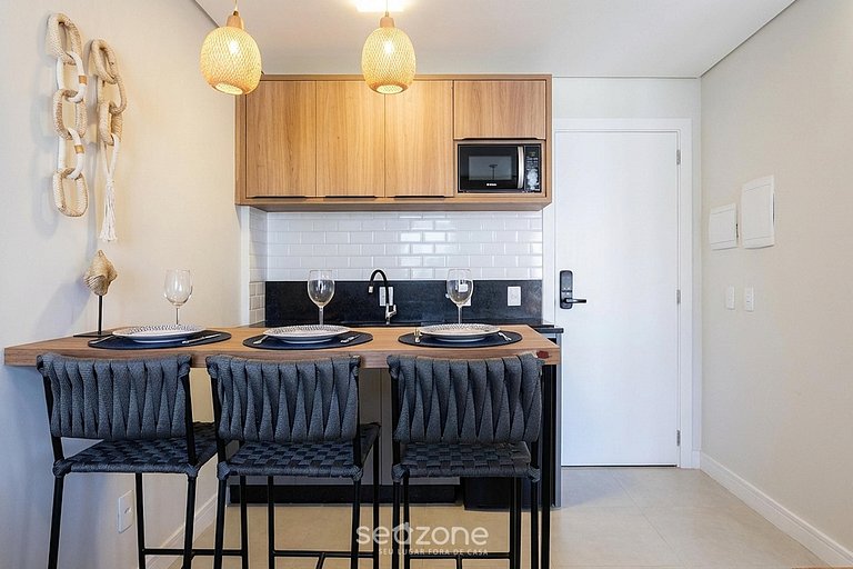 Studio em Cond. c/ Piscina no Centro RSO0023