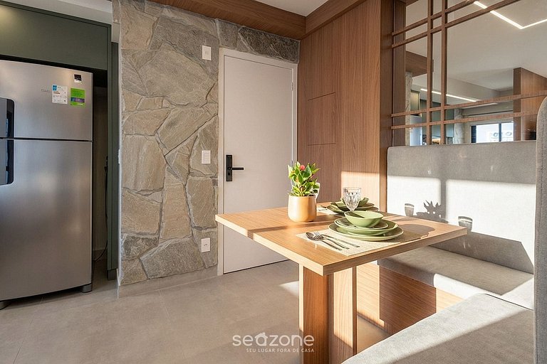 Apto em Cond. c/ Piscina no Setor Marista LIU2306