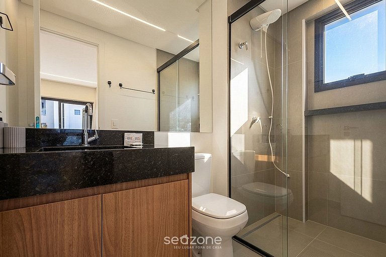 Apto em Cond. c/ Piscina no Setor Marista LIU2306