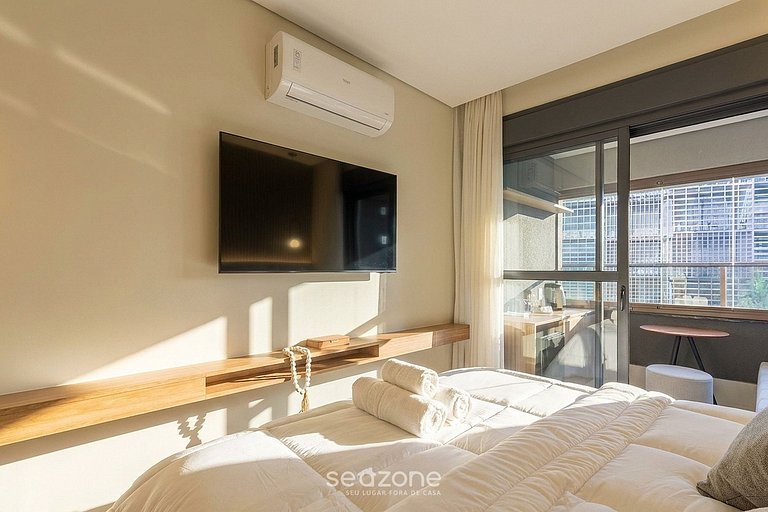 Studio em cond. c/ sacada em Jardins HMJ0305