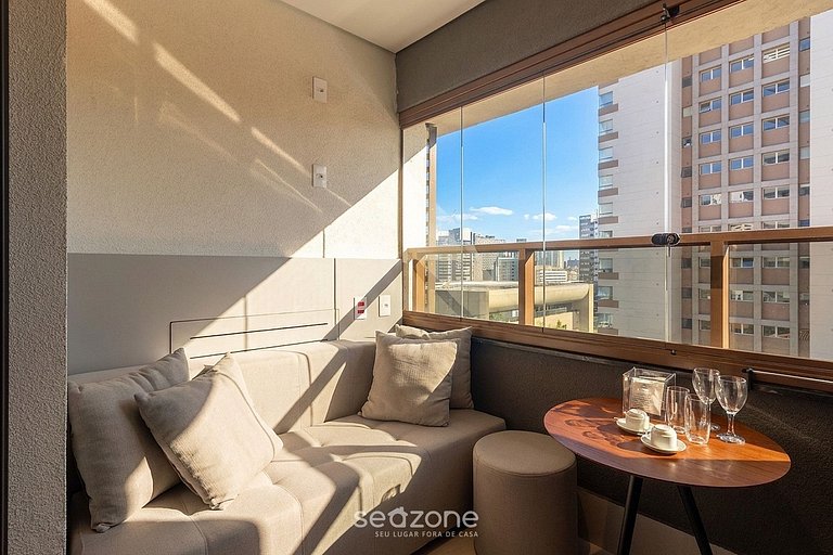 Studio em Cond. c/ Sacada em Jardins HMJ0309