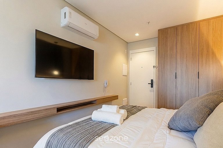 Studio em Cond. c/ Sacada em Jardins HMJ0309