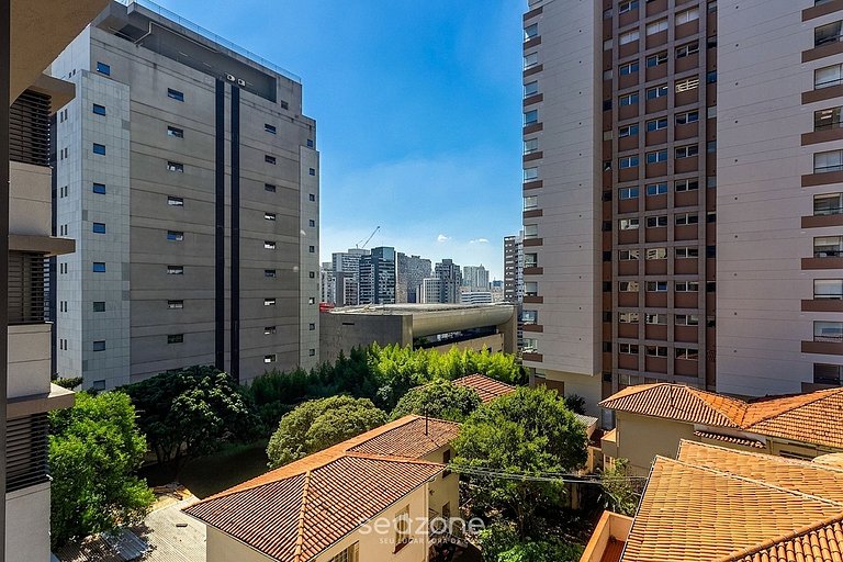 Conforto em Cond. c/ Sacada em Jardins HMJ0309
