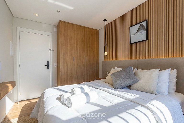 Studio em Cond. c/ Sacada em Jardins HMJ0309