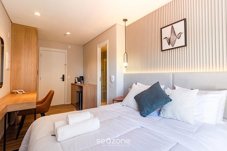 Studio em cond. c/ academia em SP HMJ0411