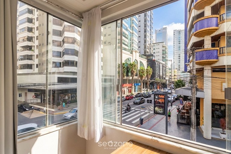 Apto con suite a 30 m del mar en Itapema CAE0103