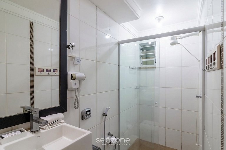 Apto con suite a 30 m del mar en Itapema CAE0103