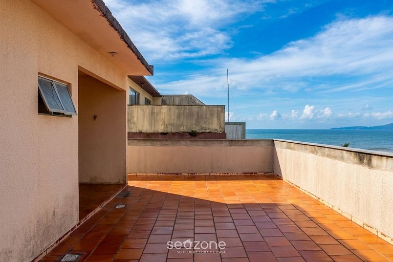 Apto con suite a 30 m del mar en Itapema CAE0103