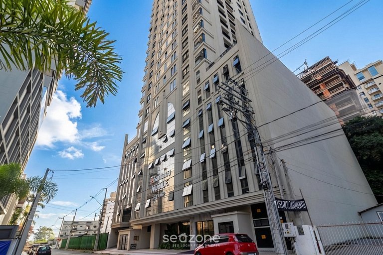 Apartamento moderno a 300 metros da praia FNK1905