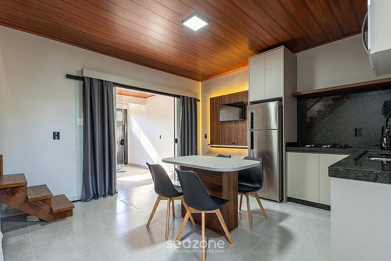 Casa Espaçosa c/ jacuzzi privativa Penha RMJ0130