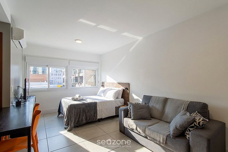 Studio em cond. c/ piscina em POA PUE0308