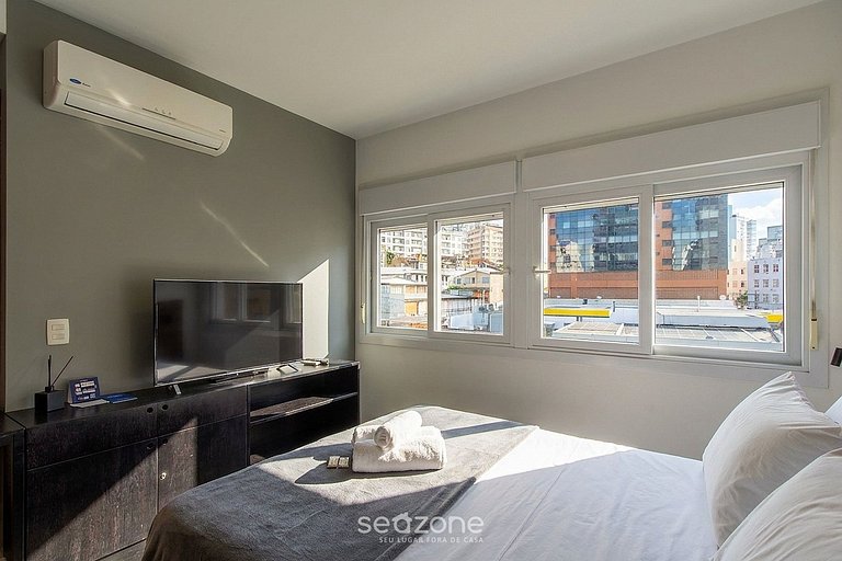 Studio em cond. c/ piscina em POA PUE0308