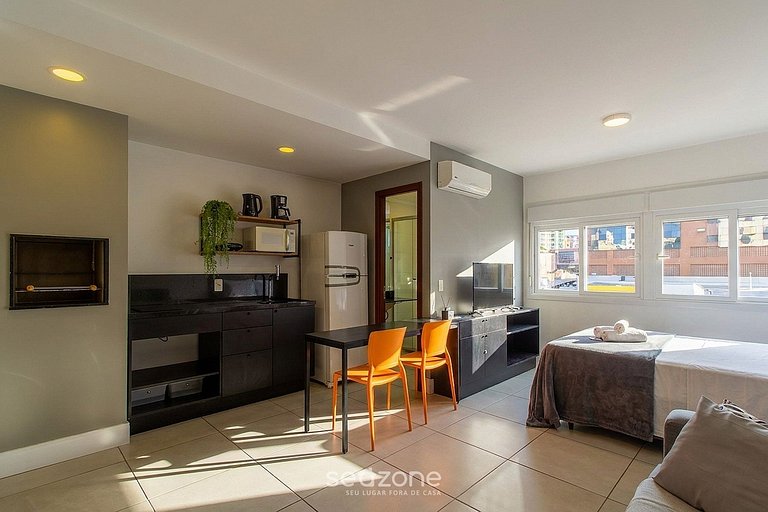 Studio em cond. c/ piscina em POA PUE0308