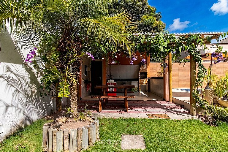 Casa em Cond. c/ piscina priv. no Centro GUS0050