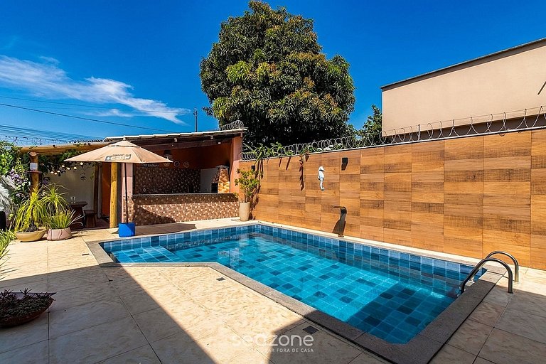 Casa em Cond. c/ piscina priv. no Centro GUS0050