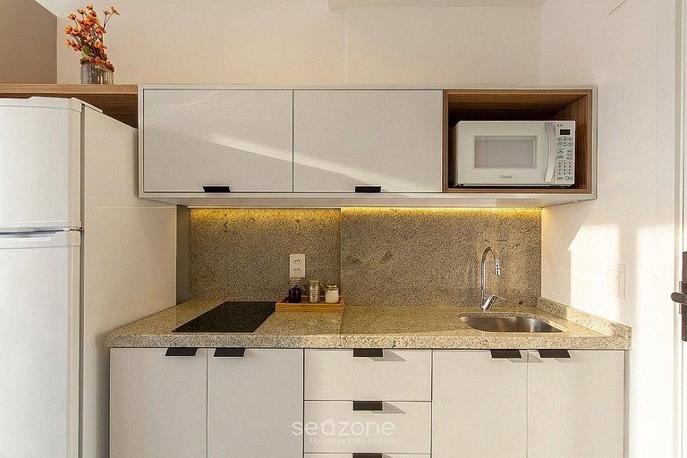 Studio em cond. c/ piscina em Porto Alegre CJG0906