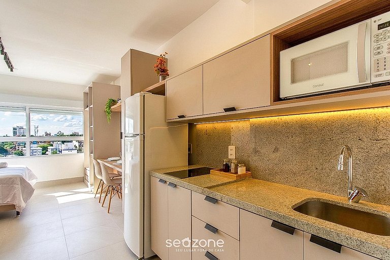 Studio em cond. c/ piscina em Porto Alegre CJG0906