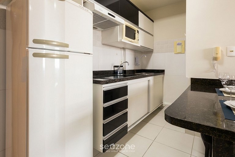 Moderno em Cond. c/ Piscina no Setor Bueno BLI2903