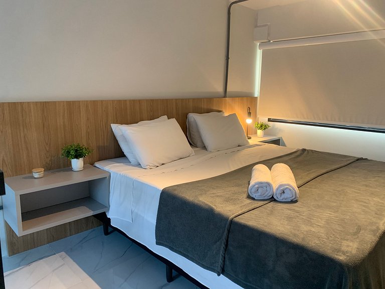 Studio en edificio c/ parrilla centro PLO0003