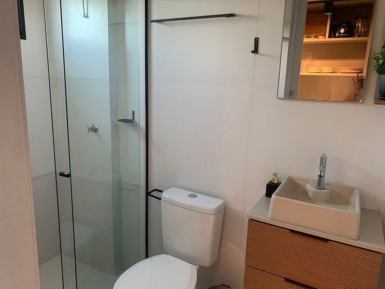 Studio em prédio c/ churrasq. no Centro PLO0003