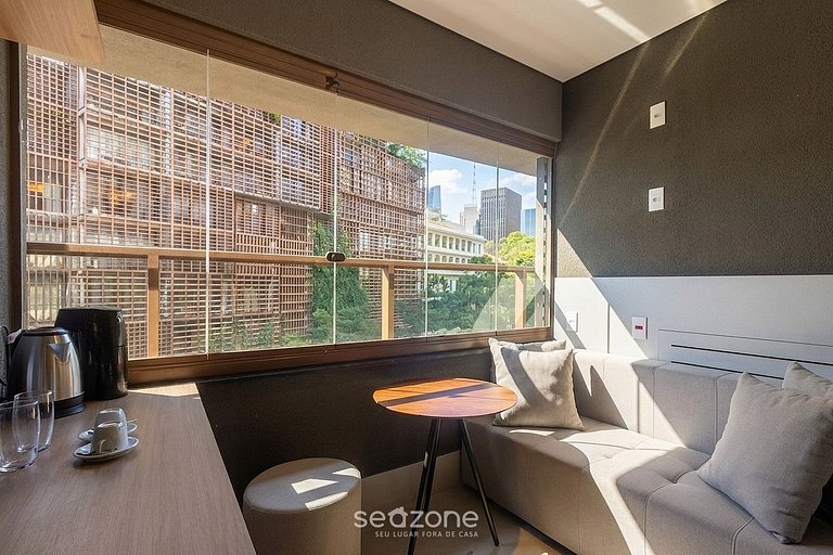 Studio em condo. na Bela Vista c/ academia HMJ0505