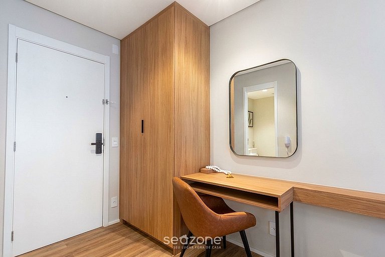 Studio em condo. na Bela Vista c/ academia HMJ0505