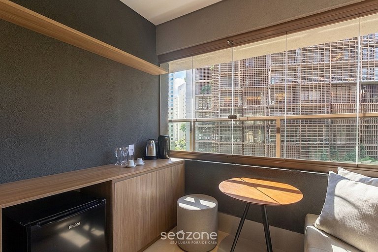 Studio em condo. na Bela Vista c/ academia HMJ0505