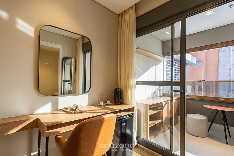 Studio en Cond. c/ Gimnasio en Bela Vista HMJ0602