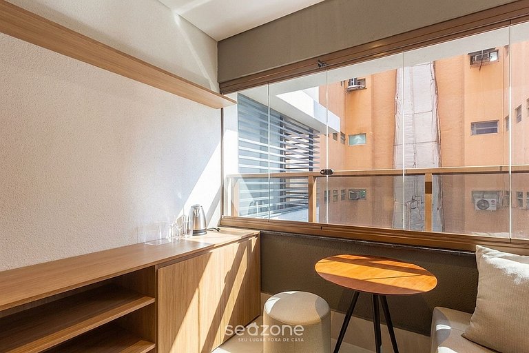 Studio em Cond. c/ Academia na Bela Vista HMJ0602