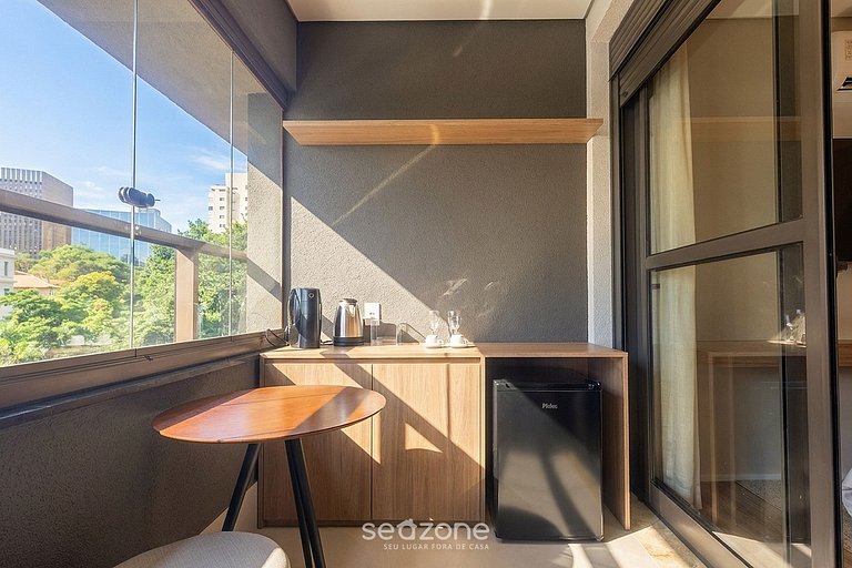 Studio en Cond. c/ Balcón en Bela Vista HMJ0606