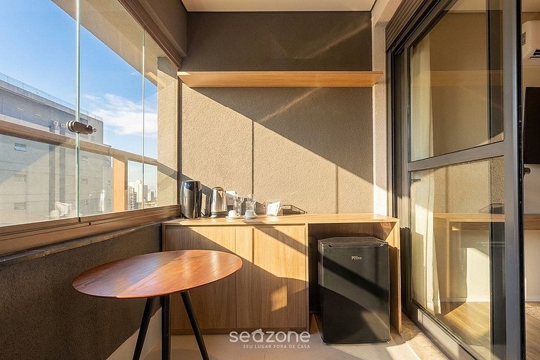 Estudio con balcón en cond. en Bela Vista HMJ0916