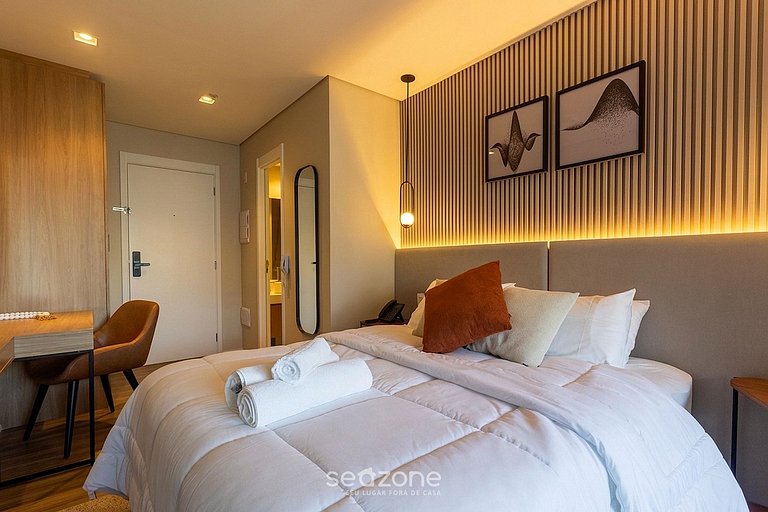 Studio c/ sacada em cond. na Bela Vista HMJ0916