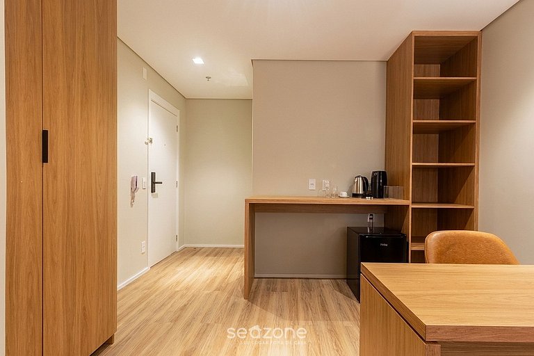 Studio em Cond. c/ Academia na Bela Vista HMJ0720