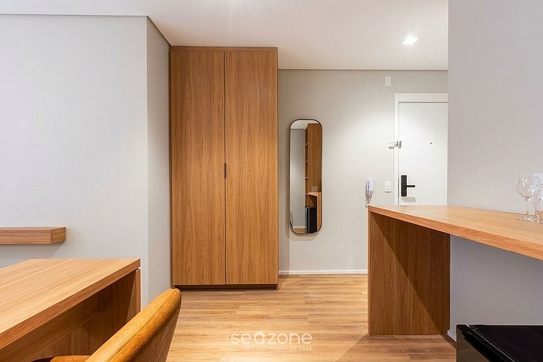 Studio em Cond. c/ Academia na Bela Vista HMJ0720