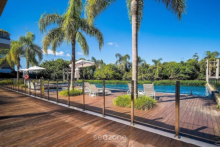 Apto em Cond. c/ Piscina e Saída p/ Praia ELI0204