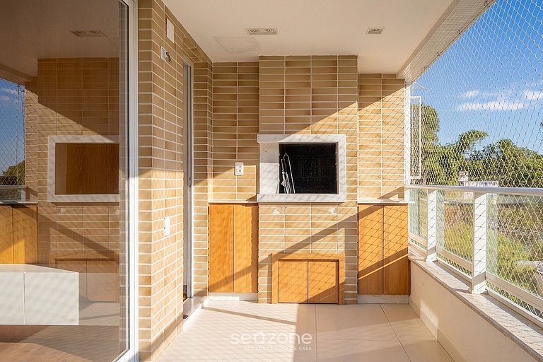 Apto em Cond. c/ Piscina e Saída p/ Praia ELI0204