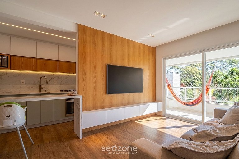 Apto em Cond. c/ Piscina e Saída p/ Praia ELI0204