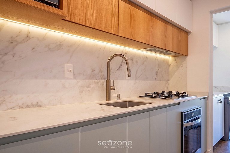 Apto em Cond. c/ Piscina e Saída p/ Praia ELI0204