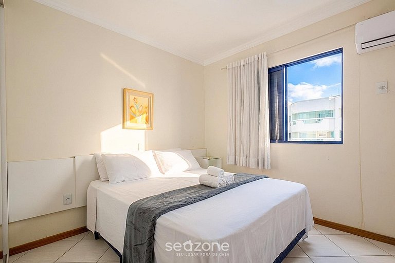 Apto em prédio c/ vista p/ Mar Meia Praia HDC0405